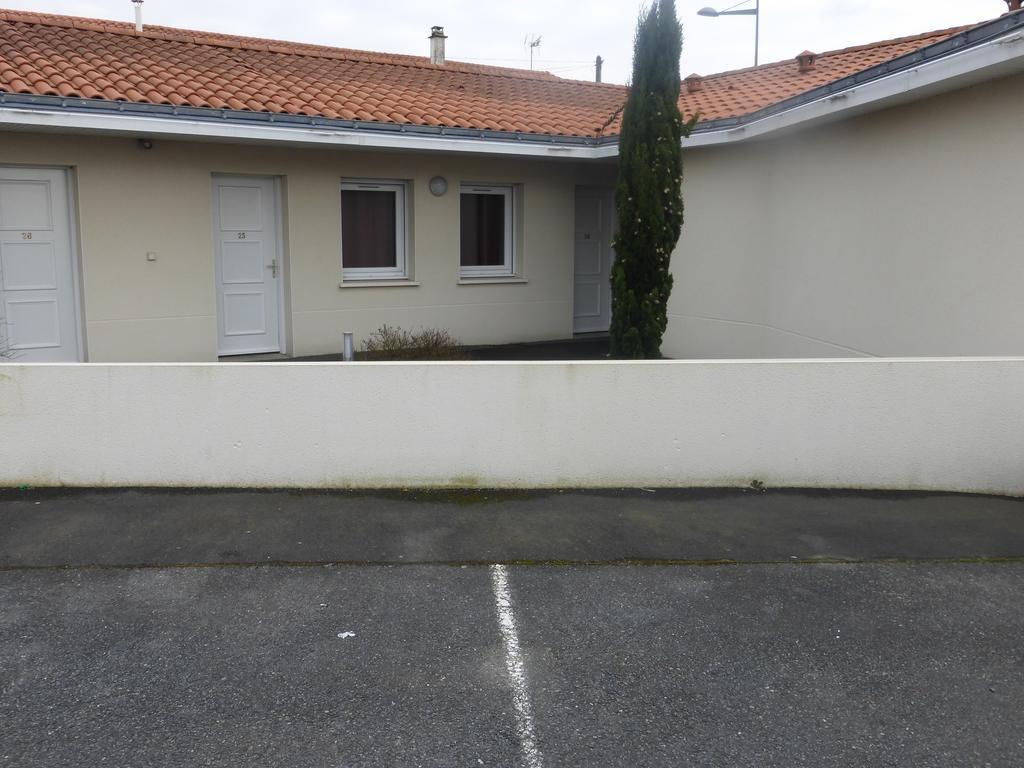 Hotel La Godiniere Cholet Exterior foto