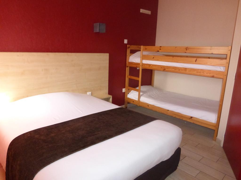Hotel La Godiniere Cholet Exterior foto