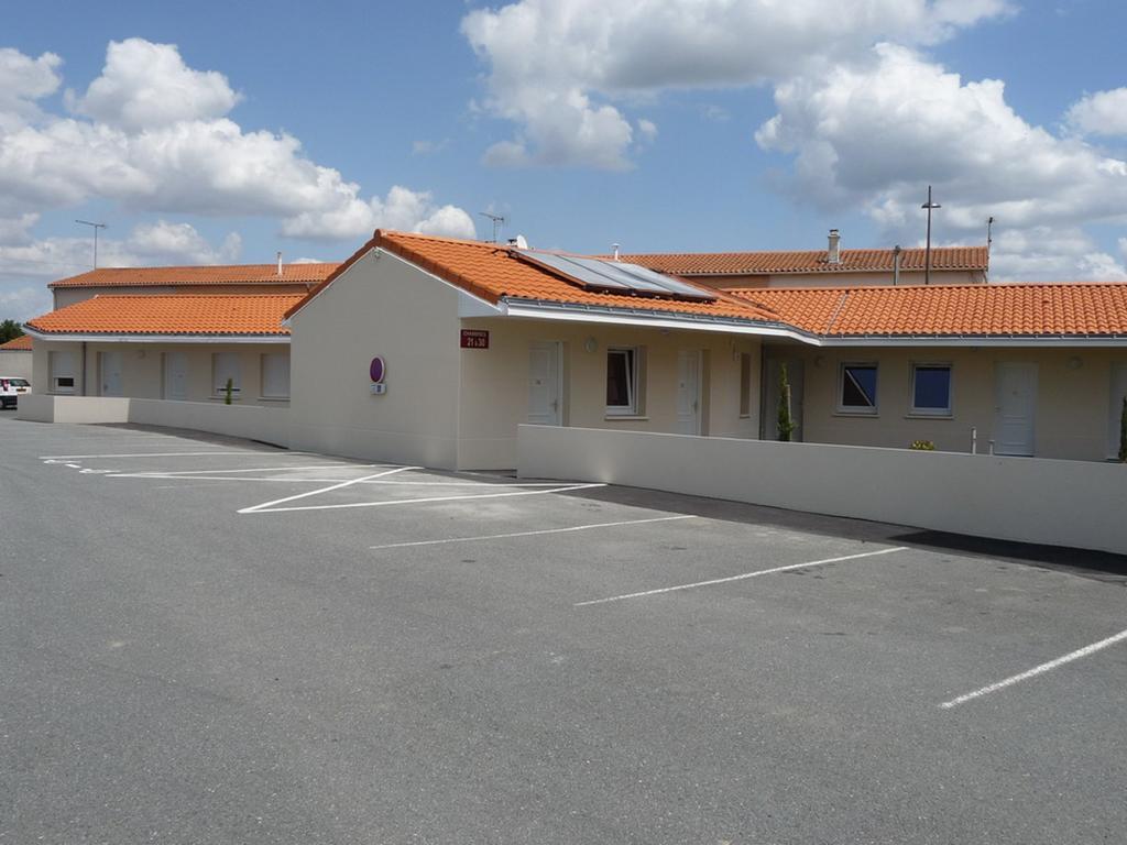 Hotel La Godiniere Cholet Exterior foto